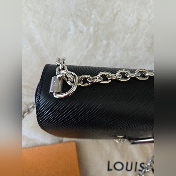 Near perfect condition - Louis Vuitton Twist MM - Picture 6 of 16